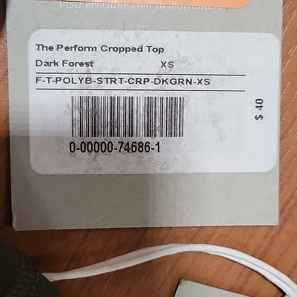 Everlane The Perform Cropped Top in Dark Forest - Picture 4 of 12